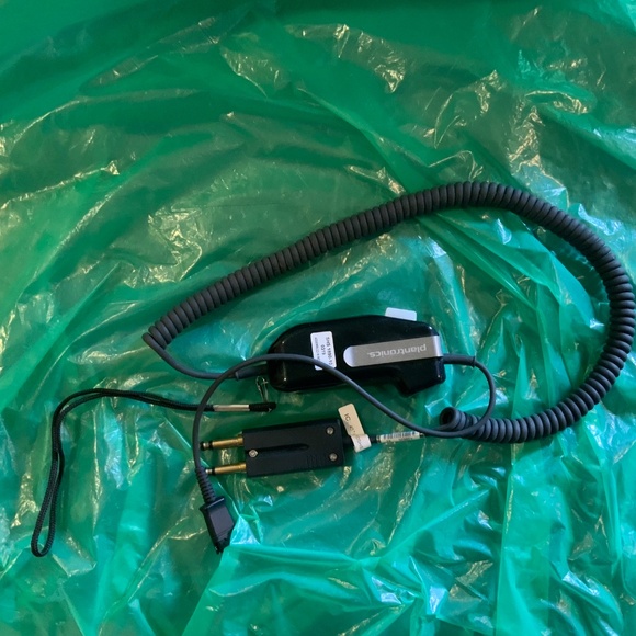 NWOT Plantronics SHS1890-10 Push-to-Talk Headset Amplifier with ear piece - Picture 2 of 6